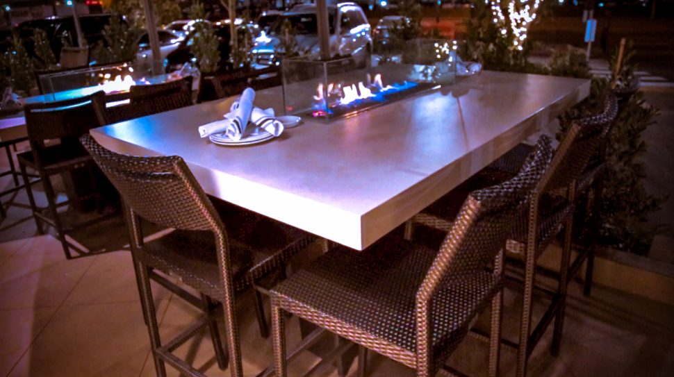 Custom Bar Height Fire Fire Pit Tables with Premium Stone Tops