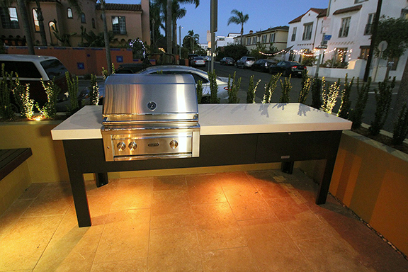 BBQ Island w/ LED Downlighting